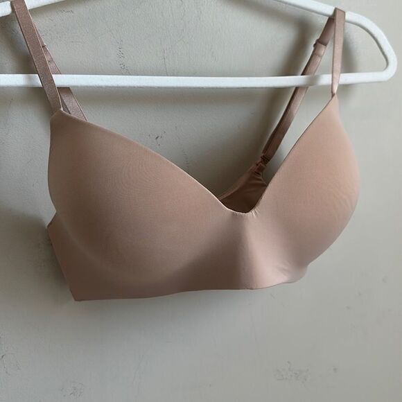 Victoria Secret Bra 34DD - Picture 1 of 5